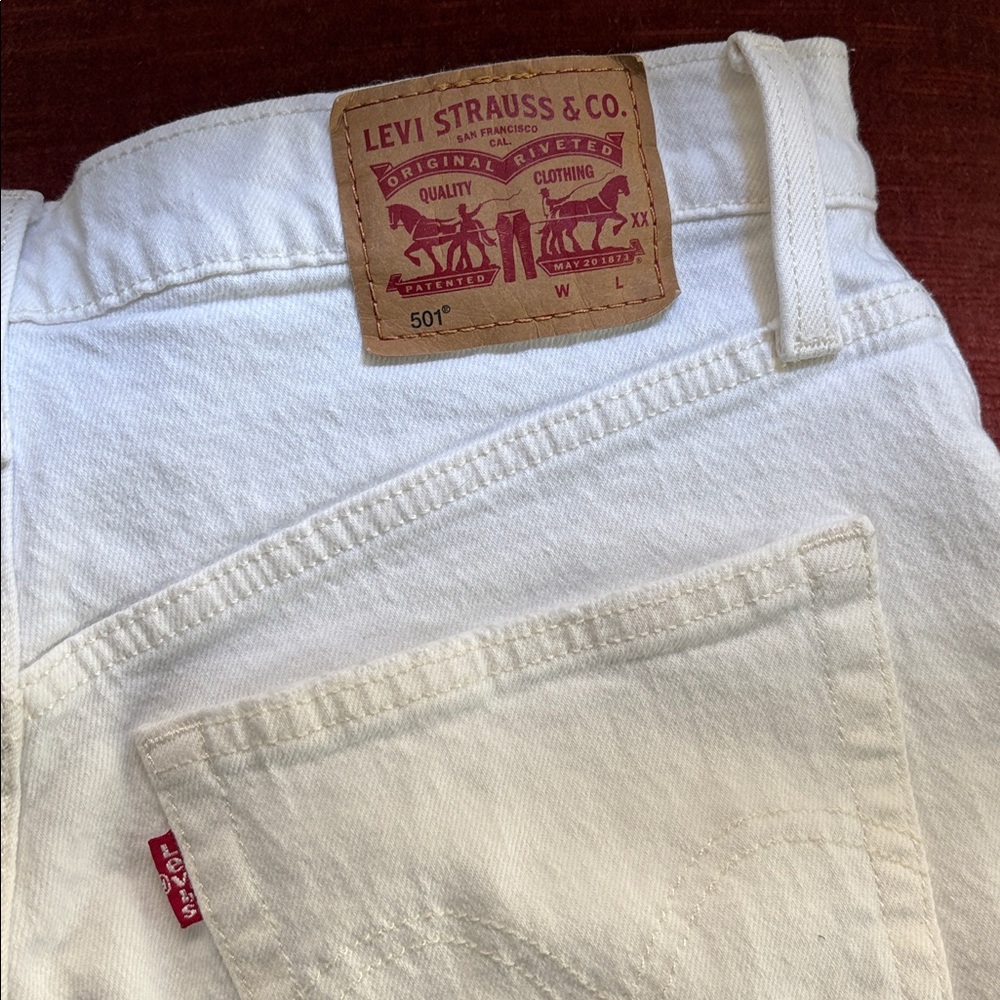 📌 Levi’s 501 Stretch White Denim Women Shorts 31 M 8 - Picture 7 of 9